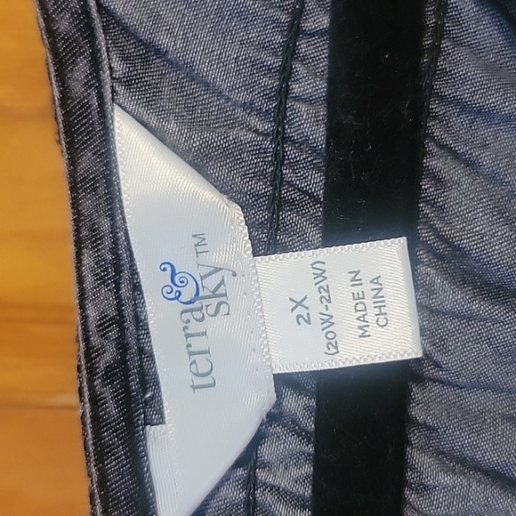 Women's Terra & Sky jean dress color dark black size 2X. - Picture 8 of 8